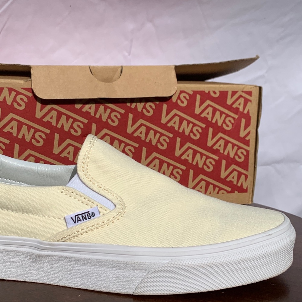 “mellow yellow” classic slip on vans